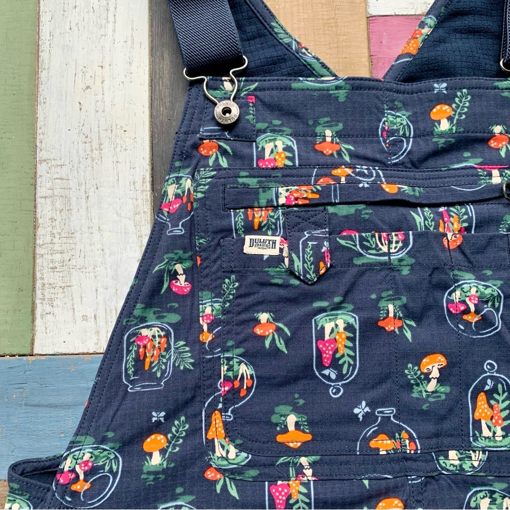 NWT Duluth Medium x31L Heirloom Gardening Lined Overalls Mushroom Terrarium Bibs - Picture 4 of 11